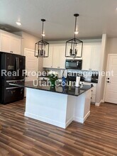 264 S Hidden Lagoon Pl in Saratoga Springs, UT - Building Photo - Building Photo