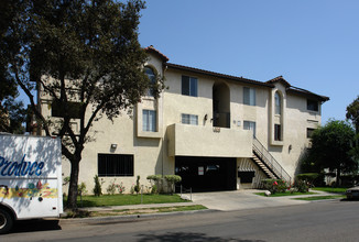 309 S Birch St in Santa Ana, CA - Building Photo - Building Photo