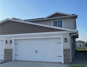 9622 W Tunis Dr in Sioux Falls, SD - Building Photo - Building Photo