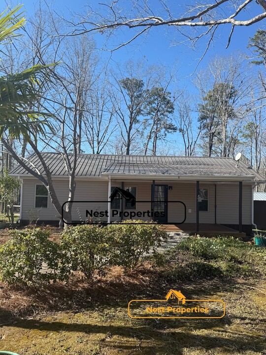 1504 Dreher Island Rd in Chapin, SC - Building Photo