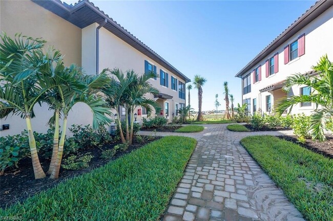 15336 Lucerna St, Unit 104 in Naples, FL - Building Photo - Building Photo