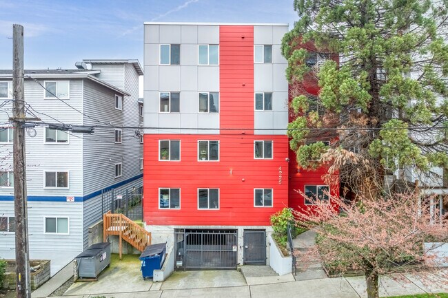A&T Investments in Seattle, WA - Building Photo - Building Photo