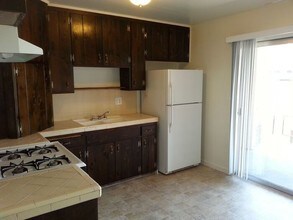 4436 Rosebud Ln-Unit -B in La Mesa, CA - Building Photo - Building Photo