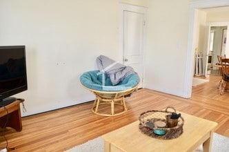 37 Bigelow St, Unit 2 in Boston, MA - Building Photo - Building Photo