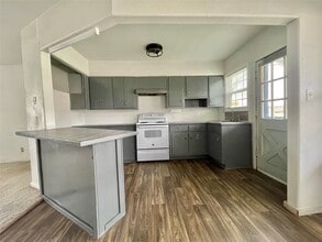 1754 W 6th St in Freeport, TX - Building Photo - Building Photo