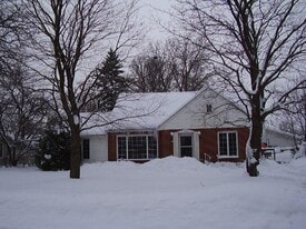 1906 6th Ave NE in Austin, MN - Building Photo