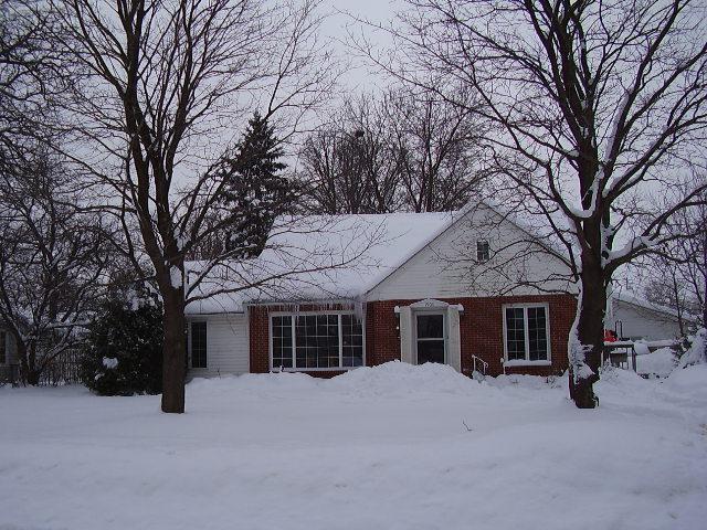 1906 6th Ave NE in Austin, MN - Foto de edificio