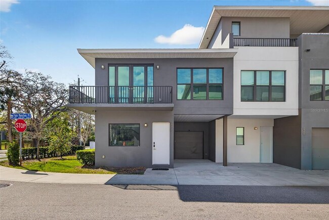 8706 Palm Ranches Pl in Tampa, FL - Building Photo - Building Photo