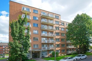 Riviera Apartments in Montréal, QC - Building Photo