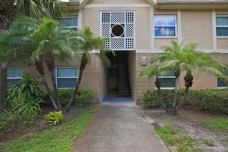 9942 Turf Way in Orlando, FL - Building Photo - Building Photo