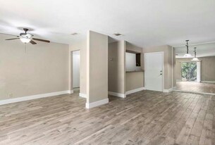 923 Vance Jackson Rd in San Antonio, TX - Building Photo