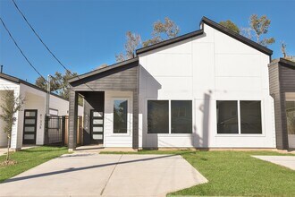 8133 Cabot St in Houston, TX - Building Photo - Building Photo