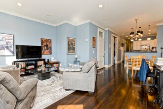 1037 S Racine Ave, Unit 3F in Chicago, IL - Building Photo - Building Photo