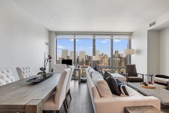164 N Peoria St in Chicago, IL - Building Photo - Building Photo