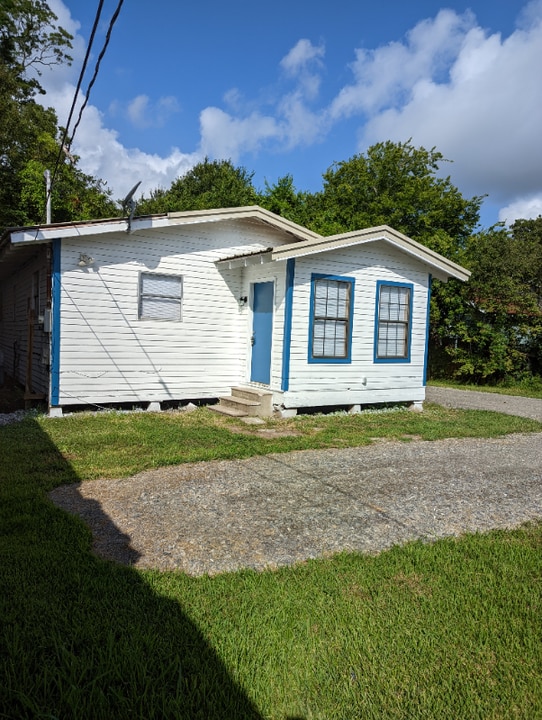 711 Jane St in New Iberia, LA - Building Photo