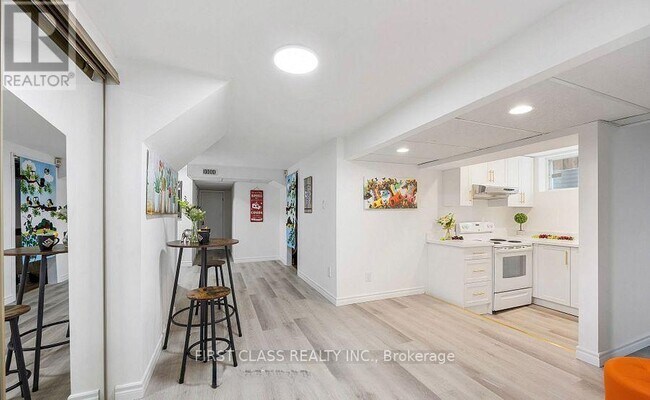 25 Lansbury Dr in Toronto, ON - Building Photo - Building Photo