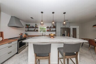 10 El Conejo Trail in Wimberley, TX - Foto de edificio - Building Photo