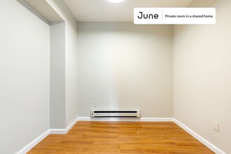 Private bedroom in 2 bed/1.5 bath Home in Boston, MA - Building Photo - Building Photo