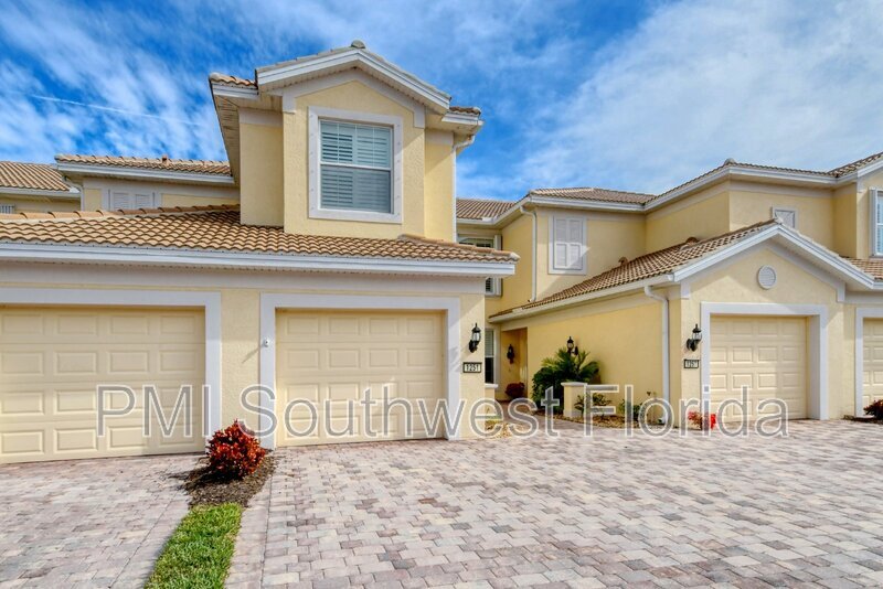 1251 Burgos Dr in Sarasota, FL - Building Photo