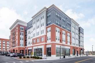 The Core in Ronkonkoma, NY - Foto de edificio - Building Photo
