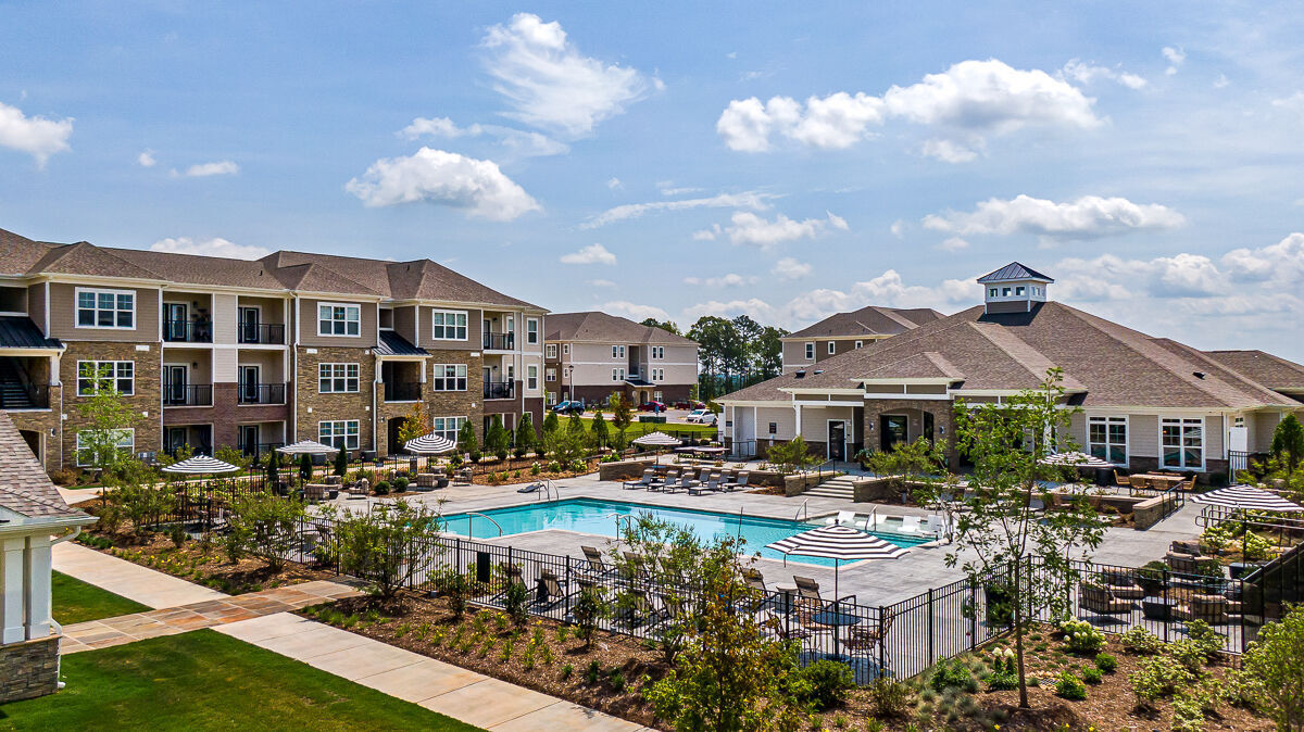 River Oaks Landing in Garner, NC - Foto de edificio
