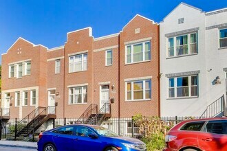 2318 W Flournoy St in Chicago, IL - Building Photo - Building Photo