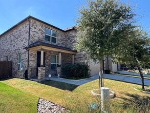 505 Weizenbock Ln in Austin, TX - Building Photo - Building Photo