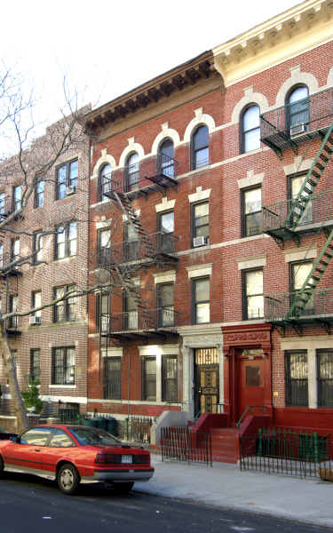 382 Montgomery St in Brooklyn, NY - Foto de edificio