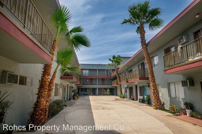 8140 Langdon Ave in Los Angeles, CA - Building Photo - Building Photo