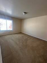 602 Sunset Ln in St. Clair Shores, MI - Building Photo - Building Photo