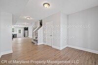 2407 Baker St photo'