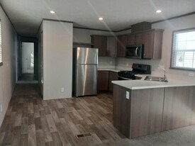 126 Mulberry in Belleville, MI - Building Photo