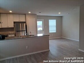 1918 Grey Catbird in New Braunfels, TX - Building Photo - Building Photo