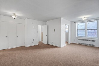 67-30 Clyde St in Queens, NY - Building Photo - Building Photo