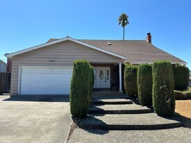 398 Roan St in San Jose, CA - Building Photo