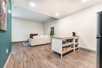 520 Martin Luther King Jr Blvd in Macon, GA - Foto de edificio - Building Photo