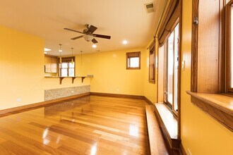 301 S Leavitt St in Chicago, IL - Building Photo - Building Photo