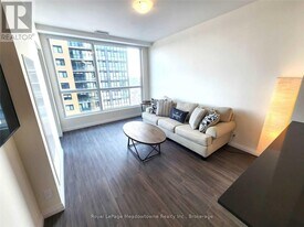 104 Garment St in Kitchener, ON - Building Photo