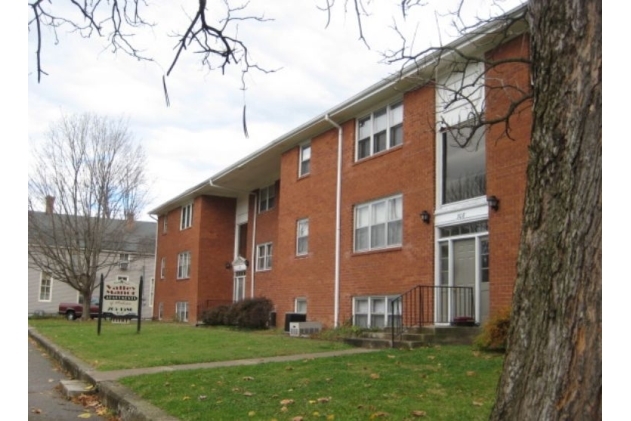 Carl's Landing Apartment in Madison, IN - Building Photo