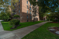 2209 Knapp Street in Brooklyn, NY - Foto de edificio - Building Photo