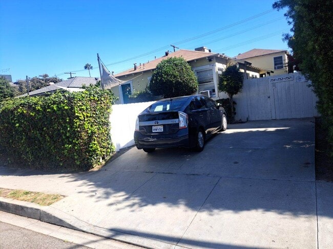 754 Brooks Ave, Unit 754 Brooks Avenue