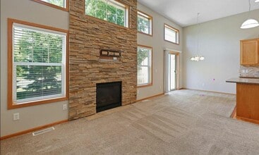 8437 W 149th St in Savage, MN - Building Photo - Building Photo