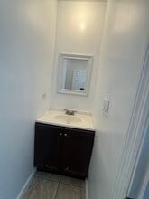 3055 NW 76th St in Miami, FL - Foto de edificio - Building Photo