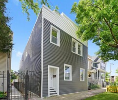 3575 W Dickens Ave, Unit 1R in Chicago, IL - Building Photo