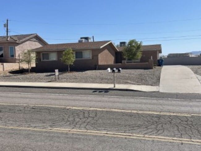 property at 2332 N Kiowa Blvd