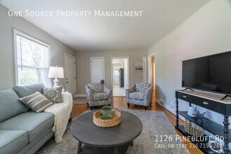 1126 Pinebluff Rd in Winston-Salem, NC - Building Photo - Building Photo