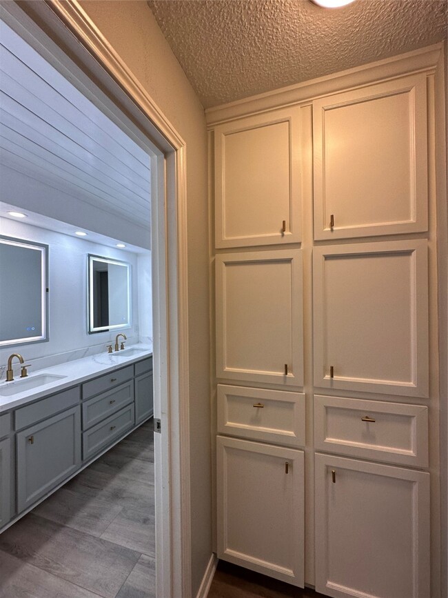 property at 17707 Moss Point Dr