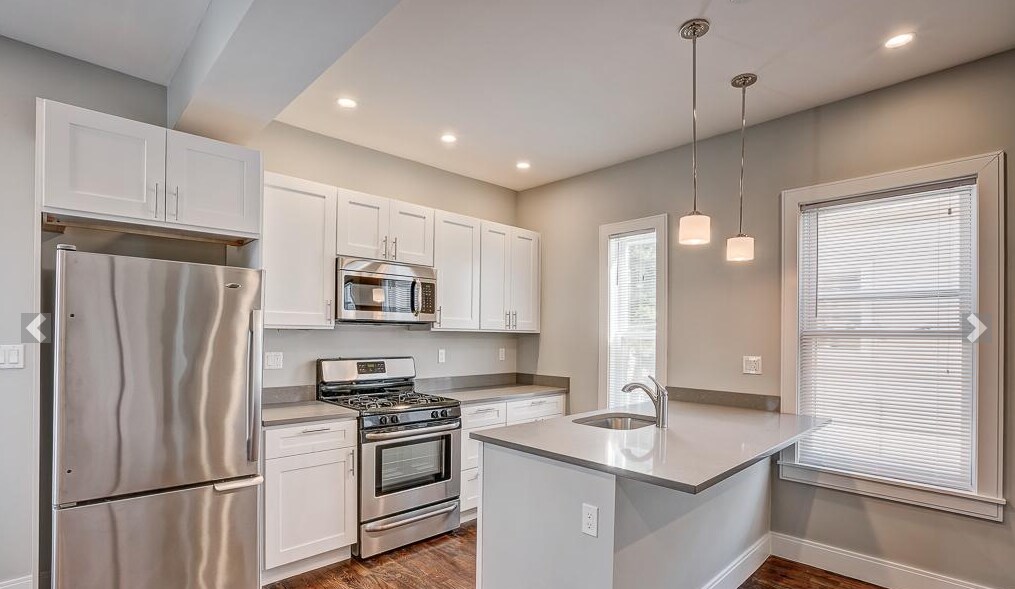 147 Boston St, Unit 1 in Boston, MA - Building Photo