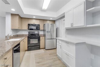790 Meadowland Dr in Naples, FL - Building Photo - Building Photo