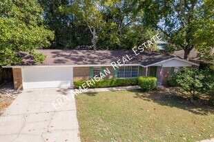 614 Merioneth Dr NE in Fort Walton Beach, FL - Building Photo